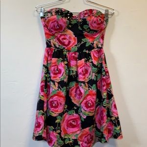 Reverse strapless dress